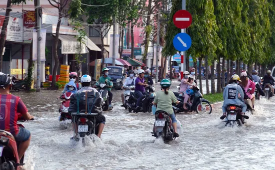 Cảnh báo triều cường dâng cao tại Nam Bộ