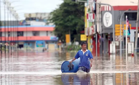 Gần 10.000 người sơ tán do lũ lụt tại Malaysia