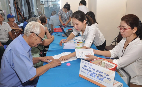 Đề xuất tăng trợ cấp xã hội cùng thời điểm cải cách tiền lương