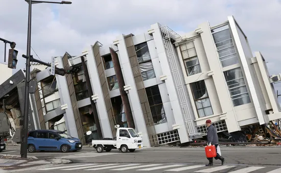 Động đất tại Nhật Bản: Mặt đất bị đẩy lên cao hơn 2m