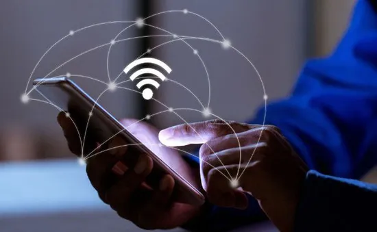 Nguy cơ mất tiền khi dùng Wi-Fi công cộng