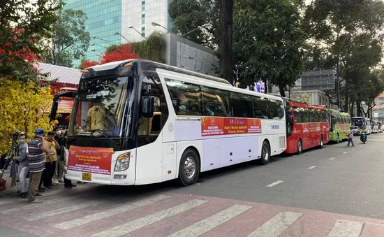 TP Hồ Chí Minh: Đưa hơn 2.200 sinh viên, người lao động về quê đón Tết