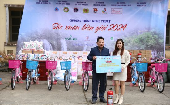 Mang yêu thương đến với những hoàn cảnh khó khăn tại Cao Bằng