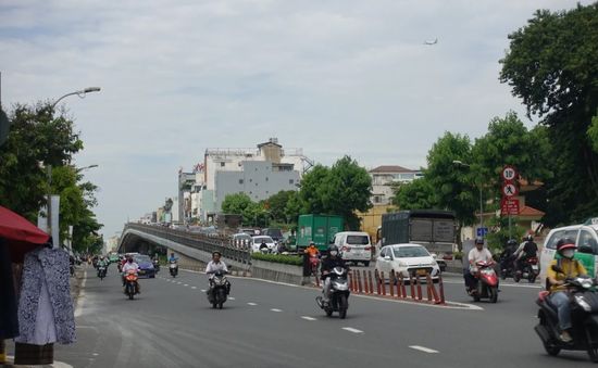 TP Hồ Chí Minh: Cầu vượt thép thành “điểm đen” tai nạn