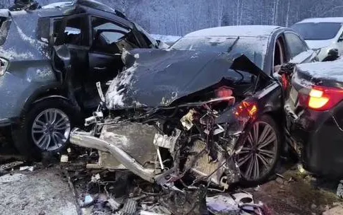 Va chạm liên hoàn giữa khoảng 50 ô tô trên đường cao tốc ở Nga, ít nhất 4 người tử vong