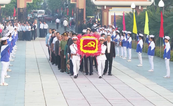 Phú Yên: Viếng nghĩa trang Liệt sĩ nhân dịp Tết Giáp Thìn 2024