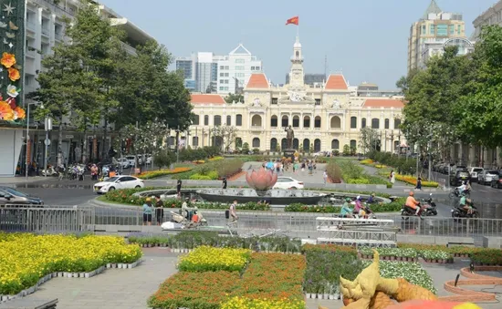 TP Hồ Chí Minh cấm xe nhiều tuyến đường trung tâm từ chiều đến đêm 23 tháng Chạp