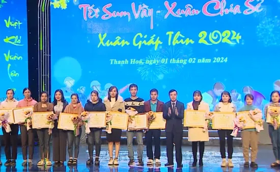 Chương trình "Tết sum vầy - Xuân chia sẻ"