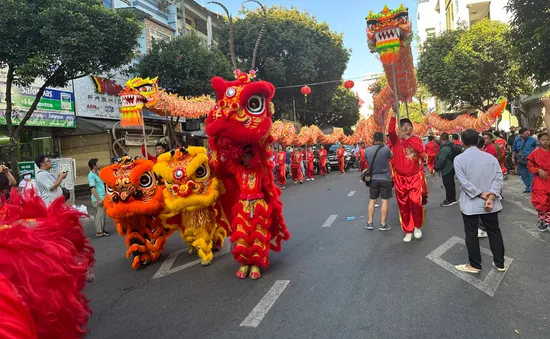 Đông đảo người dân tham dự lễ “Nghinh Ông Quan thánh đế quân tuần du”