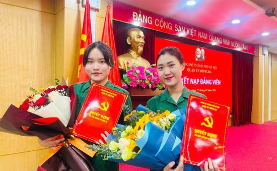 Những nữ tân binh tình nguyện nhập ngũ 2024: Cống hiến và tự hào