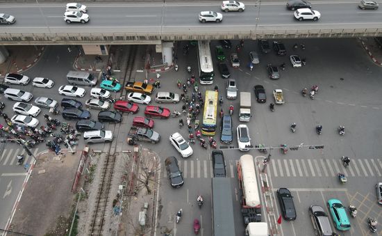 Giao thông hỗn loạn tại cửa ngõ phía Nam trong ngày làm việc cuối cùng trước Tết