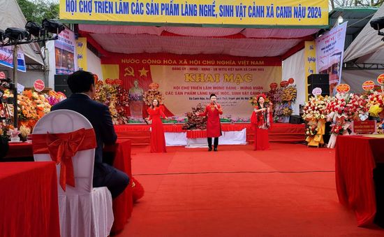 Khai mạc Triển lãm sản phẩm làng nghề mộc, sinh vật cảnh Canh Nậu năm 2024