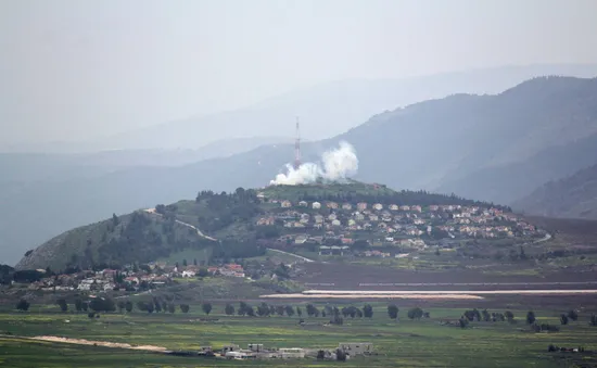 Israel không kích cứ điểm Hezbollah