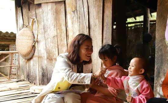 Nữ giáo viên dệt bầu trời hi vọng cho các em nhỏ tự kỷ,  khuyết tật ở vùng núi Sơn La