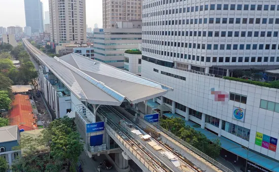 Hà Nội: Chủ trương ưu tiên đầu tư 2 tuyến đường sắt đô thị về phía Bắc, phía Tây