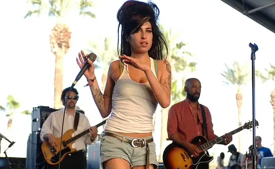 Cuộc nói chuyện cuối cùng trước khi chết của Amy Winehouse được hé lộ