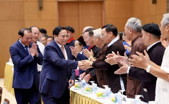 Thủ tướng Phạm Minh Chính gặp mặt các già làng, trưởng bản, nghệ nhân, người có uy tín tiêu biểu