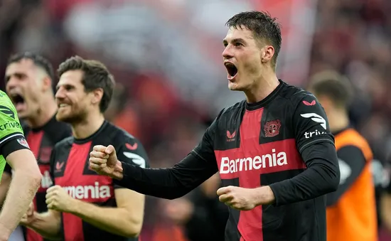 Patrik Schick - người hùng phút cuối của Bayer Leverkusen