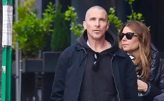 Christian Bale cạo đầu cho phim mới