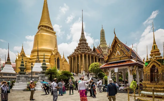 Quá tải, Thái Lan cân nhắc vấn đề đánh thuế du lịch