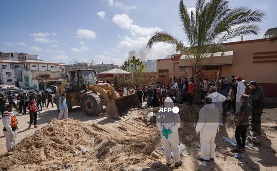 Phát hiện khoảng 200 thi thể trong ngôi mộ tập thể ở bệnh viện Nasser tại Dải Gaza