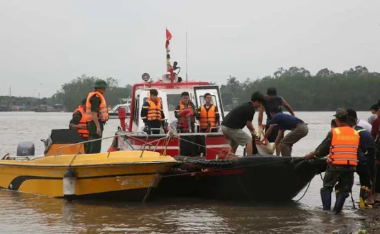 Tìm thấy 2 nạn nhân trong vụ lật thuyền tại Quảng Ninh