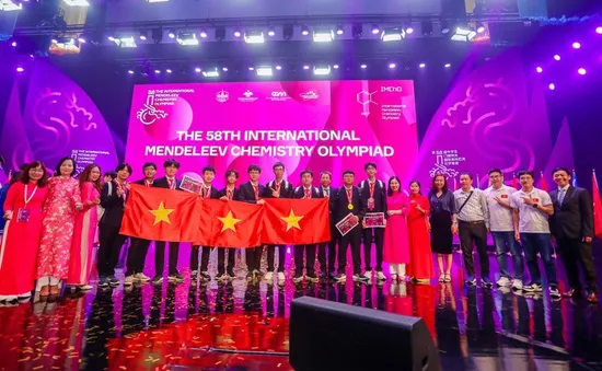 Cả 10 học sinh Việt Nam giành huy chương Olympic Hóa học quốc tế Mendeleev 2024