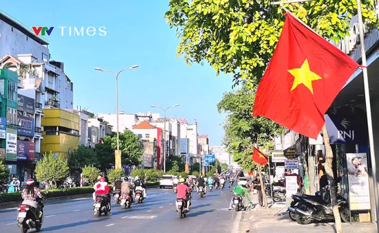 TP Hồ Chí Minh rực rỡ cờ hoa chào mừng lễ 30/4 và 1/5