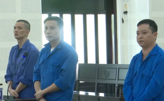Tuyên án nhóm đối tượng cấu kết buôn lậu thuốc Bắc