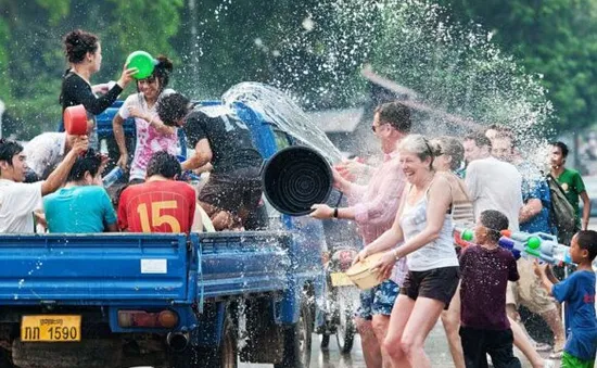 Lào đảm bảo trật tự an toàn giao thông và an ninh dịp Tết Bunpimay