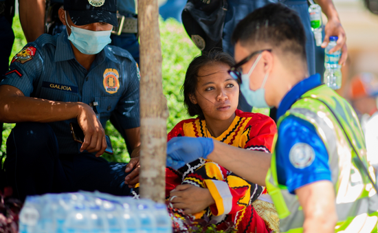 Nắng nóng ở mức nguy hiểm, Philippines tạm ngừng giờ học trên lớp