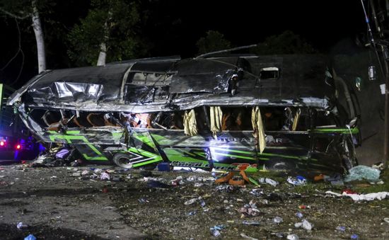 Tai nạn xe bus chở học sinh ở Indonesia, 11 người thiệt mạng
