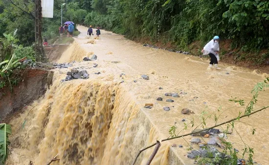 Bắc Bộ mưa to, đề phòng ngập úng, lũ quét, sạt lở đất