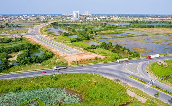 Quảng Bình: Đường trăm tỷ bị bỏ hoang do chưa được đấu nối