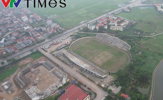 Sân vận động ngoại thành Hà Nội xuống cấp trầm trọng sau thời gian dài "bỏ hoang"