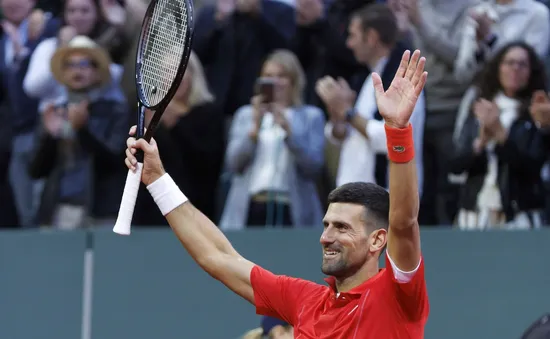 Novak Djokovic vào tứ kết giải quần vợt Geneva mở rộng trong ngày sinh nhật