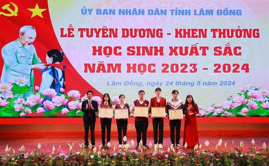 Lâm Đồng tuyên dương, khen thưởng 122 học sinh xuất sắc năm học 2023-2024