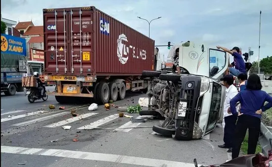 Tai nạn giao thông liên hoàn, Quốc lộ 5 ùn tắc cục bộ