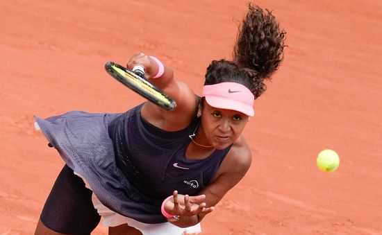 Naomi Osaka vất vả vào vòng 2 Pháp mở rộng 2024