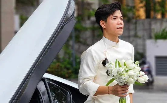 Hình ảnh ít ỏi từ đám cưới Đinh Mạnh Ninh, Hồ Ngọc Hà cảm ơn "bạn trai"