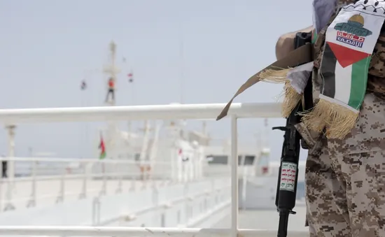 Houthi tuyên bố tấn công 2 tàu khu trục, 3 tàu Mỹ trong bối cảnh căng thẳng ở Biển Đỏ