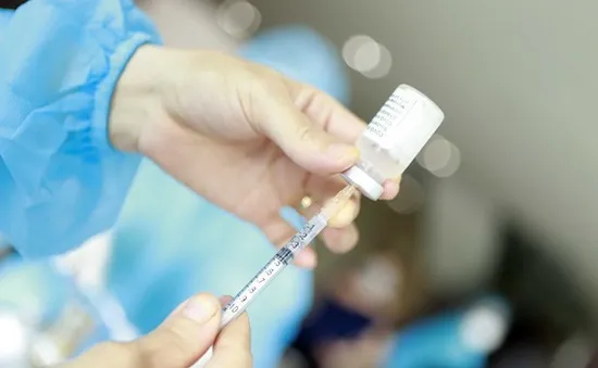 Chuyên gia Bộ Y tế nói gì về tác dụng phụ dẫn đến đông máu của vaccine AstraZeneca?