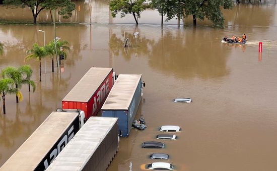 Số nạn nhân tử vong vì mưa lũ ở miền Nam Brazil tăng lên 78, nhiều người vẫn mất tích