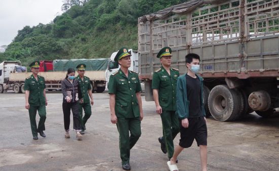 Giải cứu 2 nạn nhân bị lừa đảo "việc nhẹ lương cao" ở Lào