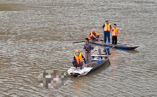 Tìm thấy thi thể nam sinh lớp 7 bị đuối nước trên sông Hồng