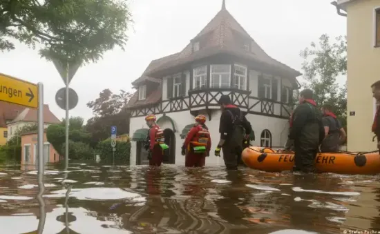 Lũ lụt thảm họa ở Đức: Lính cứu hỏa thiệt mạng trong lúc giải cứu dân ở Bavaria