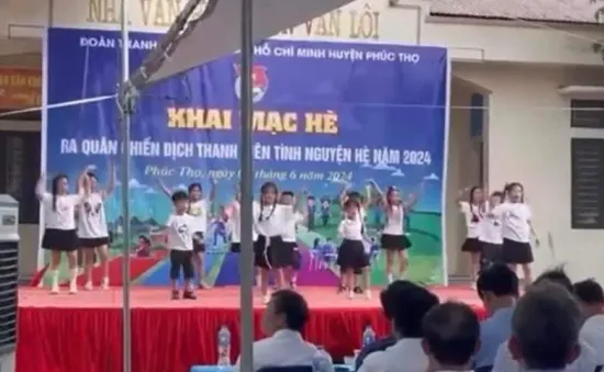 Sập mái hiên nhà văn hóa ở Hà Nội, nhiều học sinh biểu diễn văn nghệ phải nhập viện