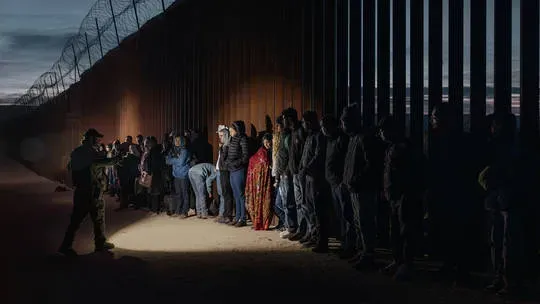Tổng thống Biden áp đặt các hạn chế nghiêm ngặt về tị nạn ở biên giới Mỹ - Mexico