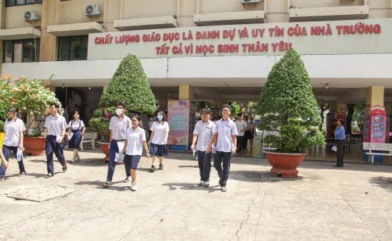 Nhiều thí sinh làm bài tốt môn Ngữ Văn kỳ thi tuyển sinh lớp 10 tại TP Hồ Chí Minh