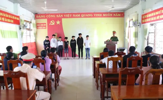 Ninh Thuận: Phạt tiền và cảnh cáo nhóm thanh thiếu niên ném đá lên đường cao tốc